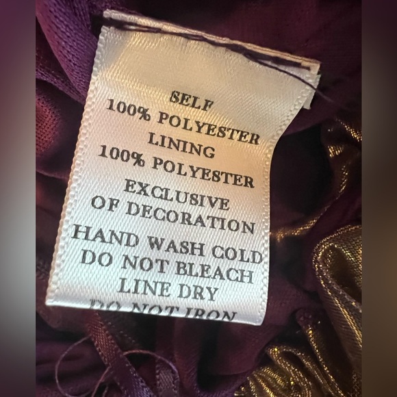 Rosevelvet Gold Metallic Two-Piece Skirt Set Sz M NWT - Picture 4 of 4